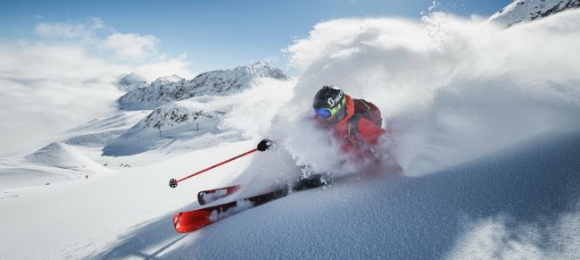 Esquiador en el valle de Stubai