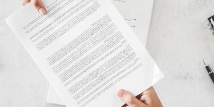 Firma contrato seguro COVID